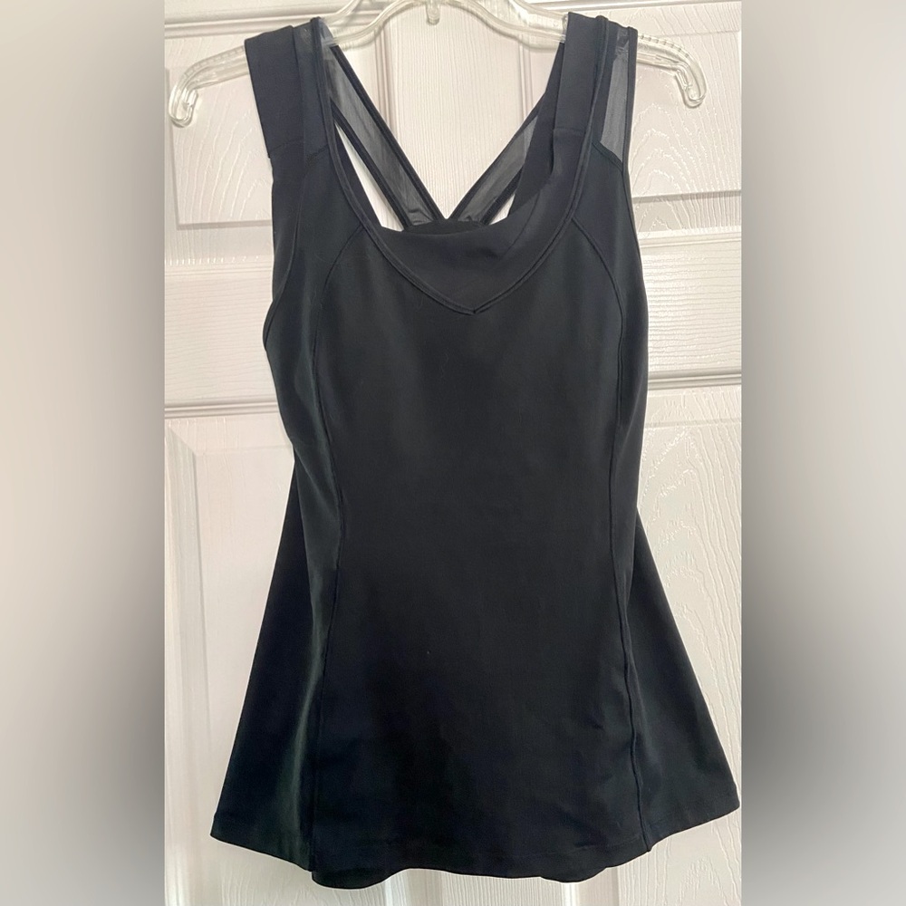 Lululemon womens Running tank top With Built In Bra size 6